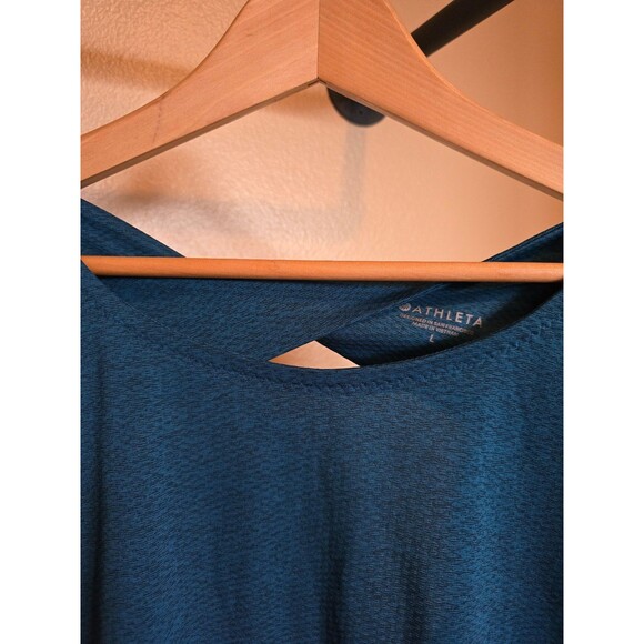 Athleta long sleeve athletic top with twist open back size large - Picture 8 of 8